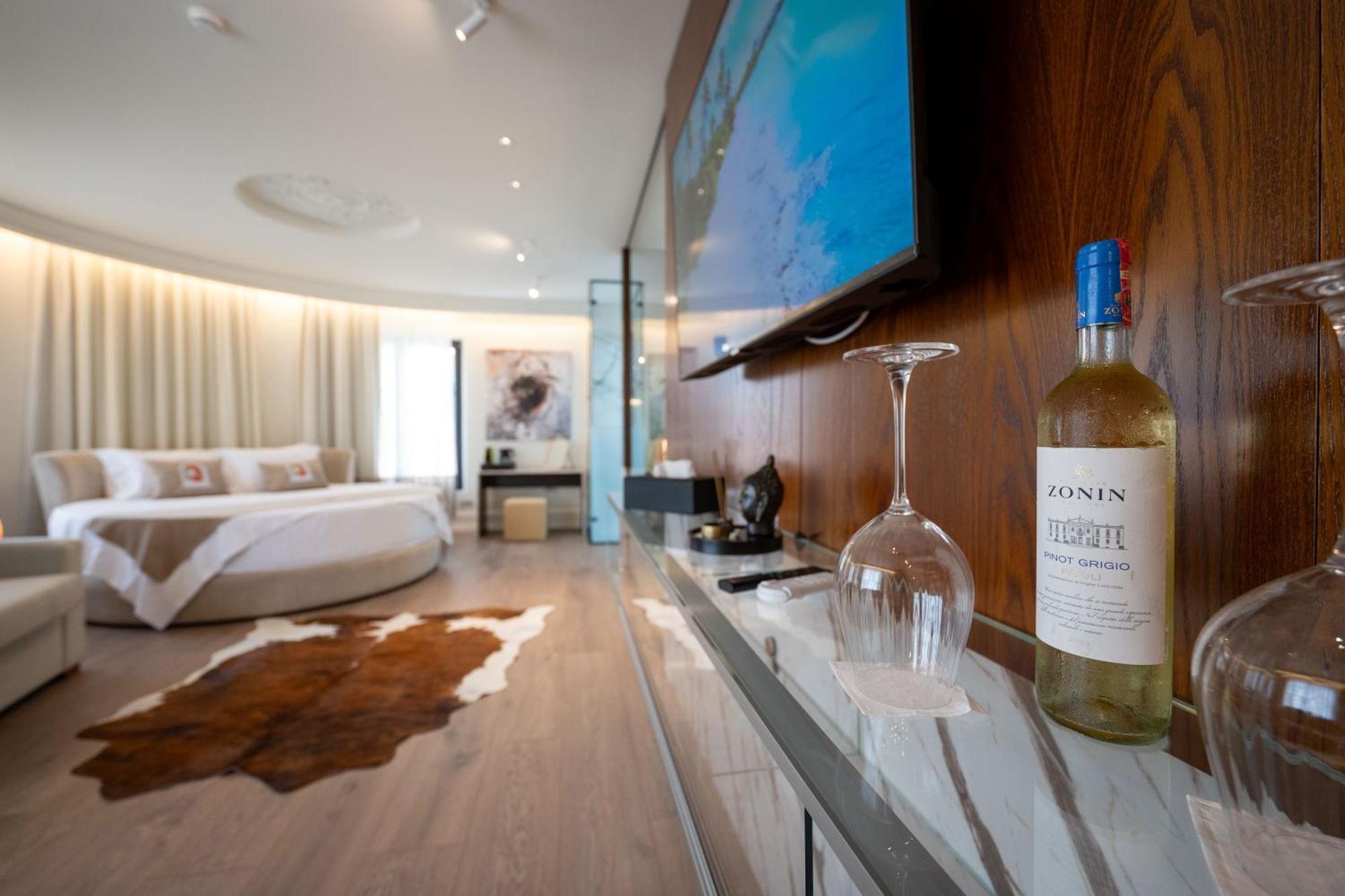 The Collector Hotel Boutique Sarandë エクステリア 写真